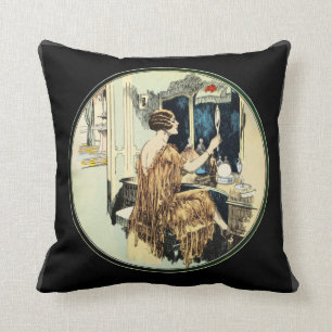 Coussin Madame vintage d'années '20 à sa coiffeuse