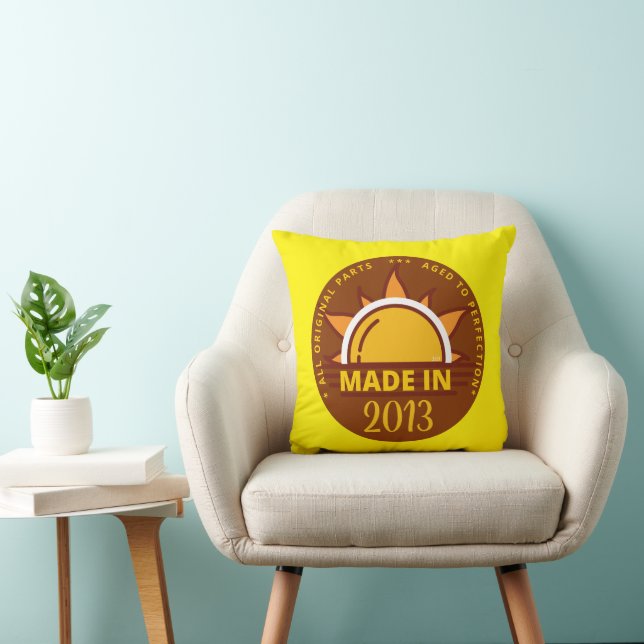 Coussin MADE IN 2013 drôle cadeau d'anniversaire (Chaise)