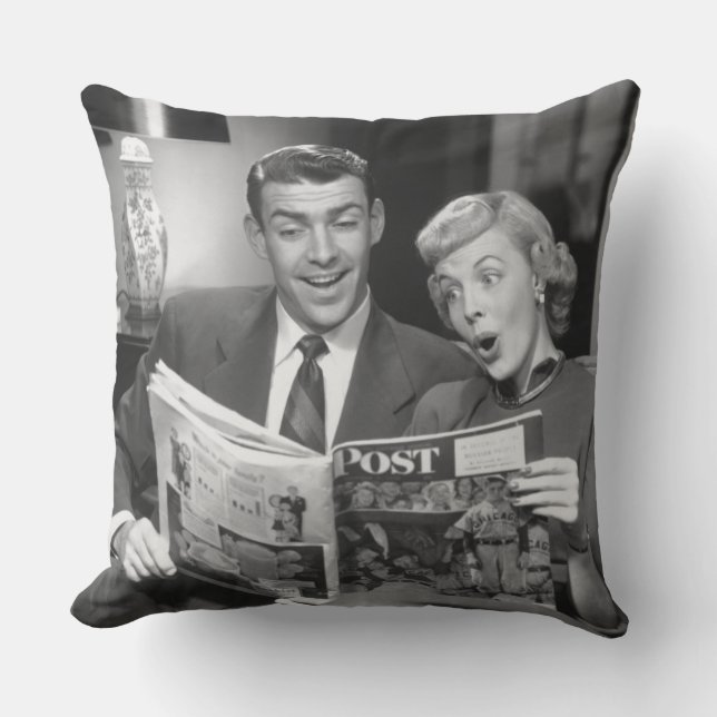 Coussin Magazine de lecture de couples (Recto)