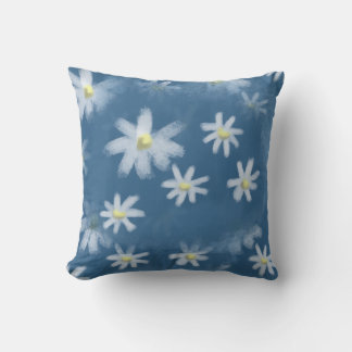 Coussin Magnolias blancs peints à la main sur un fond bleu