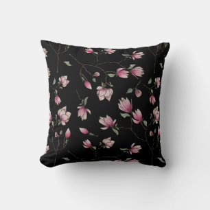Coussin Magnolias doux, fleurs roses sur noir