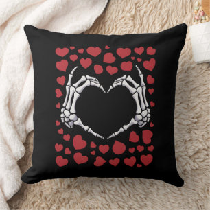 Coussin Main de squelette cœur os drôles de la Saint-Valen