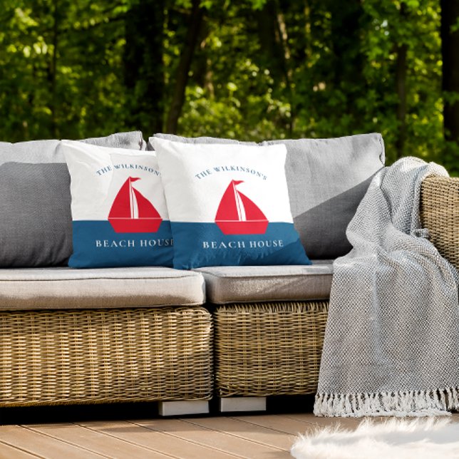 Coussin Maison de plage nautique d'été personnalisée (personalized nautical red white and blue maritime throw pillow , ideal for family vacation home.)