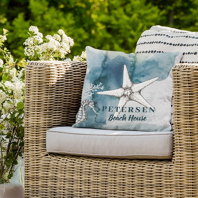 Coussin Maison de plage nom de famille étoile de mer blanc (Créateur téléchargé)