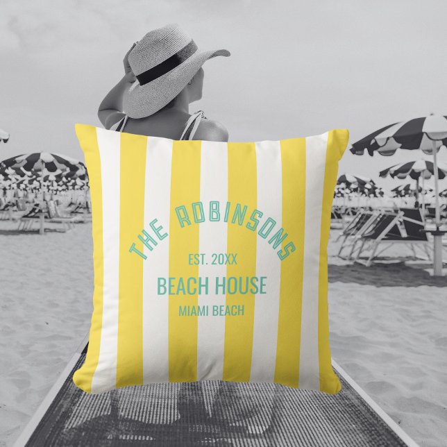 Coussin Maison de plage Nom personnalisé Cabana jaune Band (Créateur téléchargé)