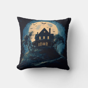 Coussin Maison effrayante sur une colline, concept d'Hallo