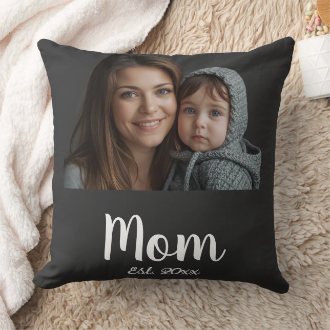 Coussin Maman Est. avec année Black Modern Script et photo (Couverture)