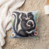 Coussin Maman et bébé mouffette (Couverture)