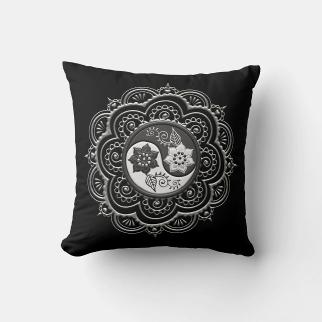 Coussin Mandala argent et noir (Recto)