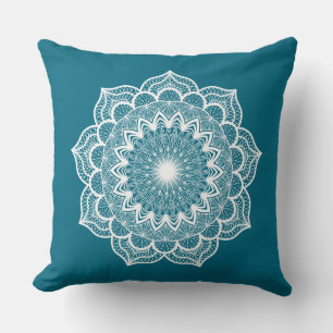 Coussin Mandala blanc sur fond bleu