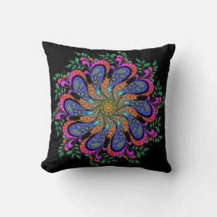 Coussin Mandala floral bohème moderne sur fond noir