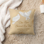 Coussin Mariage de colombes d'amour en faux papier d'alumi (Couverture)