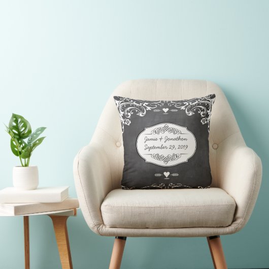 Coussin Mariages à la typographie de tableau noir (Chaise)