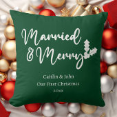 Coussin Marié et Joyeux premier Noël vert nouvellement mar