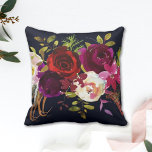 Coussin Marine Burgundy Marsala Rustique Bohème Floral<br><div class="desc">COULEUR ARRIÈRE - PLAN CHANGEABLE. Style bohème Jeu d'oreiller avec l'aquarelle illustration de bordeaux,  marsala,  tourterelles rouges et roses et roses avec des plumes accent sur le bleu marine arrière - plan. Il est parfait pour les événements automne/automne/hiver,  fleuris et bohème. Des articles correspondants sont également disponibles.</div>