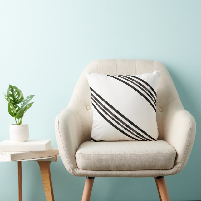 Coussin marron et blanc à rayures (Chaise)