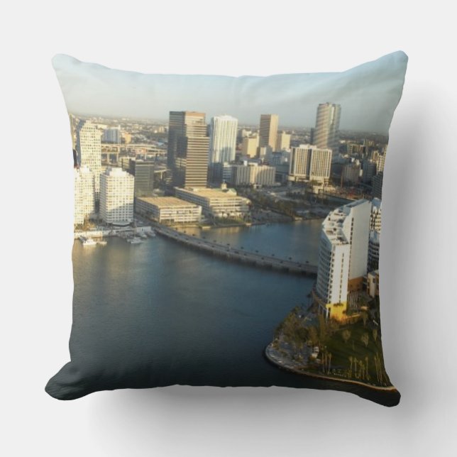 Coussin Mars 2006. (Recto)