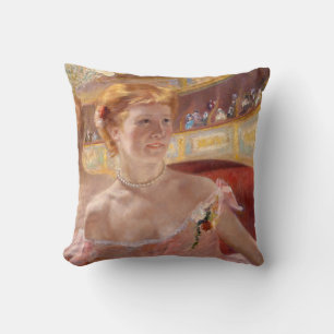 Coussin Mary Cassatt - Femme au collier de perles dans une