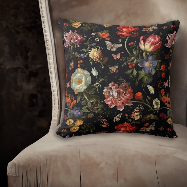 Coussin Maximaliste Baroque Floral (Créateur téléchargé)