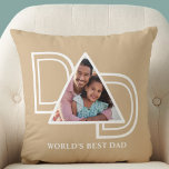 Coussin Meilleure Fête des pères photo personnalisée pour<br><div class="desc">Le meilleur Coussin photo papa du monde est décoré avec le mot DAD en typographie blanche sur un arrière - plan bronzé. Facilement personnalisable avec votre photo. Fait un cadeau de Fête des pères parfait.</div>