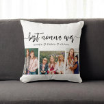 Coussin Meilleure Nonna jamais - Collage photo pour petits<br><div class="desc">Célébrez votre Vierge avec le meilleur Nonna Ever Grandchildren Photo Collage Jetez l'oreiller. Cette tenue personnalisée présente un collage magnifiquement arrangé de photos chères, capturant des moments spéciaux avec ses petits-enfants. Conçu avec des matériaux de qualité, il ajoute une touche de design et de sentimentalité à tout espace, parfait pour...</div>