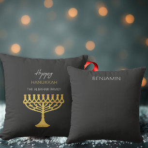 Coussin Ménorah dorée élégante pour un joyeux Hanoukka