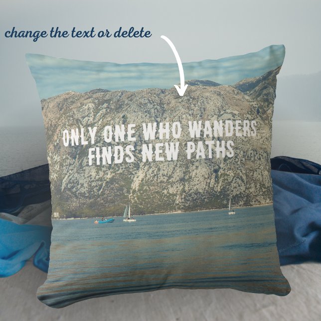 Coussin Mer calme et belles montagnes (Créateur téléchargé)