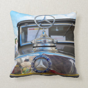 Coussin Mercedes-Benz 260D. Première voiture diesel au mon