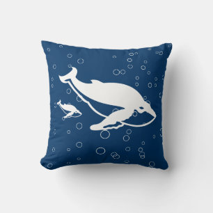 Coussin mère et bébé baleine blanche sur bleu