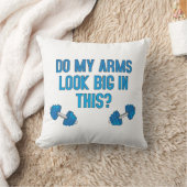 Coussin Mes bras ont l'air gros là-dedans (Couverture)