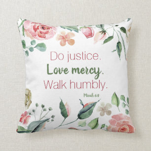 Coussin Micah 6:8 Aquarelle Florale Personnalisée