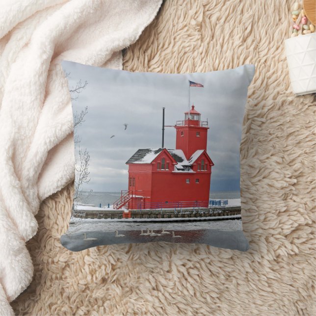 Coussin Michigan Grand Phare Rouge Avec Cygnes D'Hiver (Couverture)