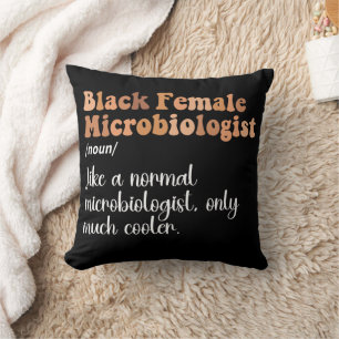 Coussin Microbiologiste féminine noire Définition Drôle