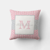 Coussin mignon de bébé de point de polka de rose (Verso)
