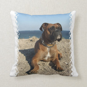 Coussin mignon de chien de boxeur