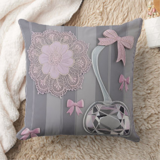 Coussin Mignon napperon en dentelle grise et rose Coquette