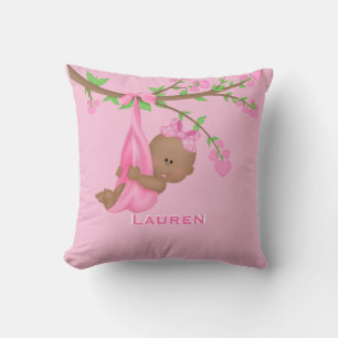 Coussin Mignonne fille bébé afro-américaine rose personnal