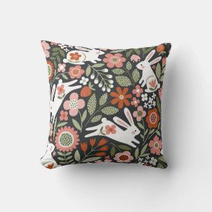 Coussin Mignons lapins blancs, motif vintage fleuri.
