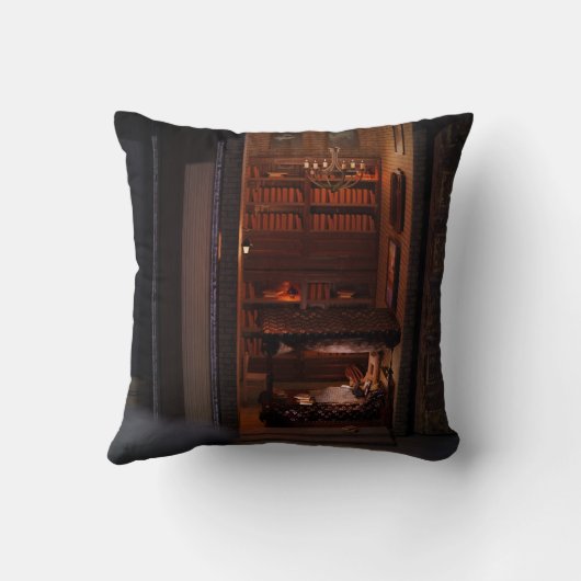 Coussin Miniature livre nook diorama - lecture au lit (Verso)