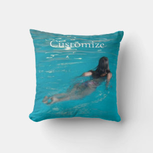 Coussin Modèle féminin natation Thunder_Cove