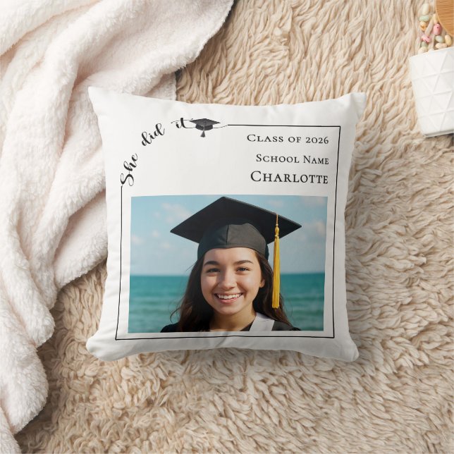 Coussin Modern photo She did it Graduate (Couverture)