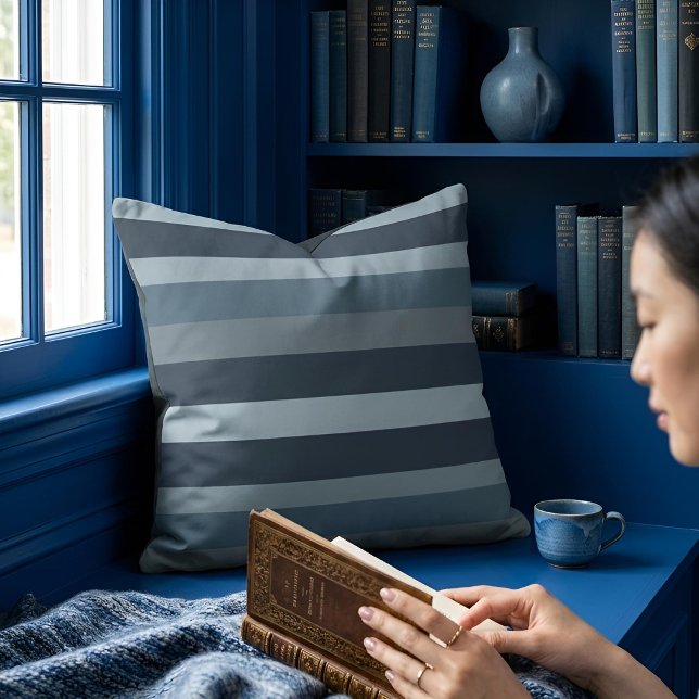 Coussin Moderna Linear | Slate & Nordic Sea (Lifestyle Shot)