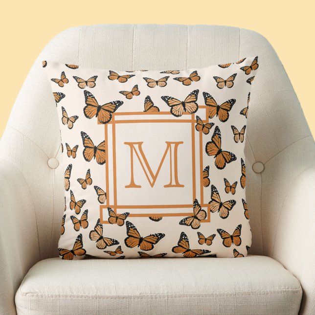 Coussin Monarque Papillons Orange Personnalisé Monogramme (Créateur téléchargé)