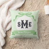 Coussin Monogramme à l'arc à clé grecque inversée vert men (Couverture)