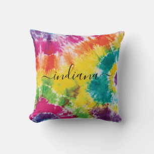 Coussin Monogramme arc-en-ciel Nom Colorant Script Tie Dye