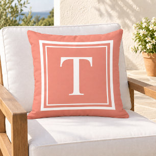 Coussin Monogramme carré cadre blanc corail classique