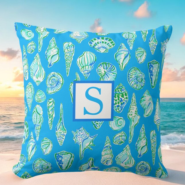 Coussin Monogramme coquillage élégant / Maison de bord de  (Créateur téléchargé)