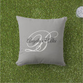 Coussin Monogramme de mariage fantaisie gris noir et blanc (Herbe)