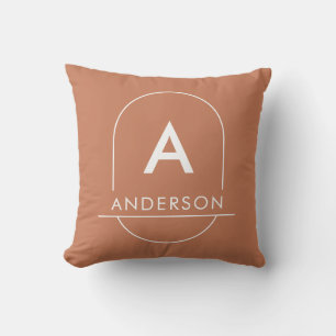 Coussin Monogramme de nom de famille minimaliste en terre