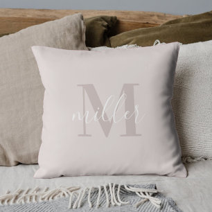 Coussin Monogramme de nom de famille rose moderne